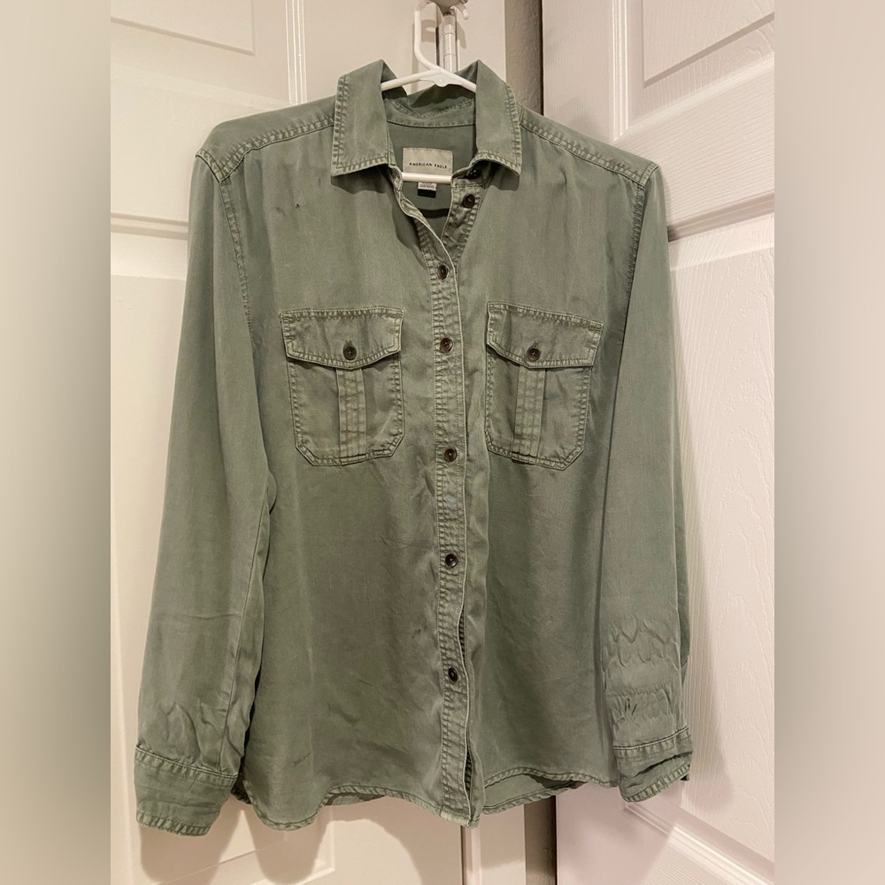 American Eagle Green Button Down Shirt -Size Small